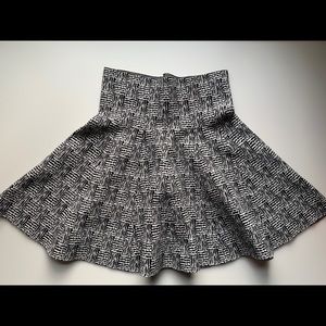 🌸🌸🌸 Mono B Abstract Pattern Skirt